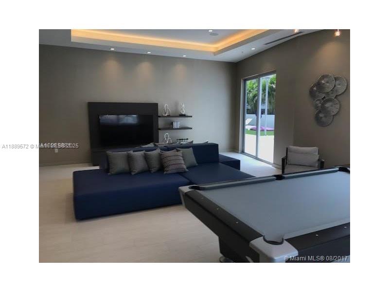 1010 SW 2nd Ave 1105