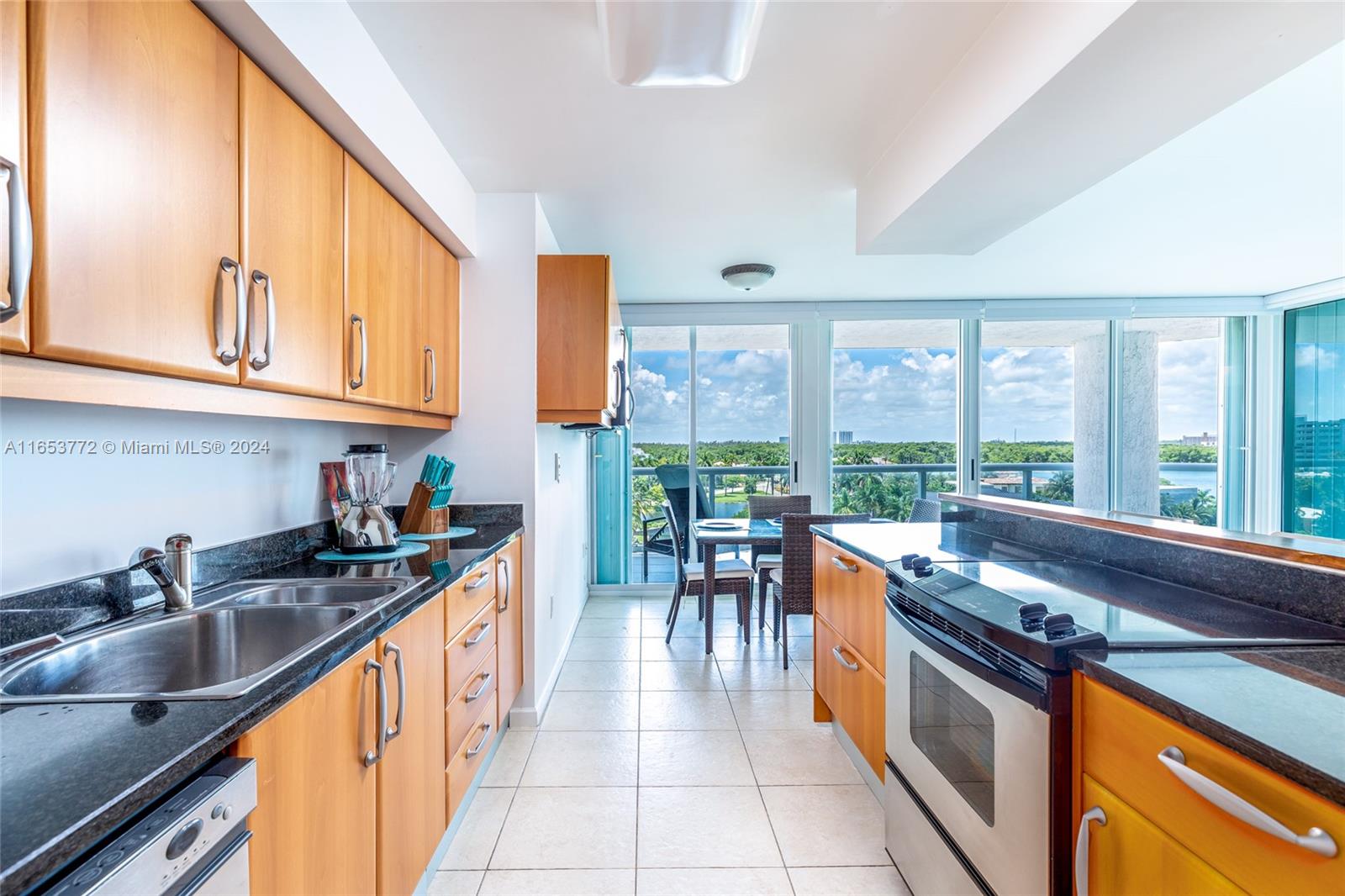 OCEANIA V CONDO - Residential