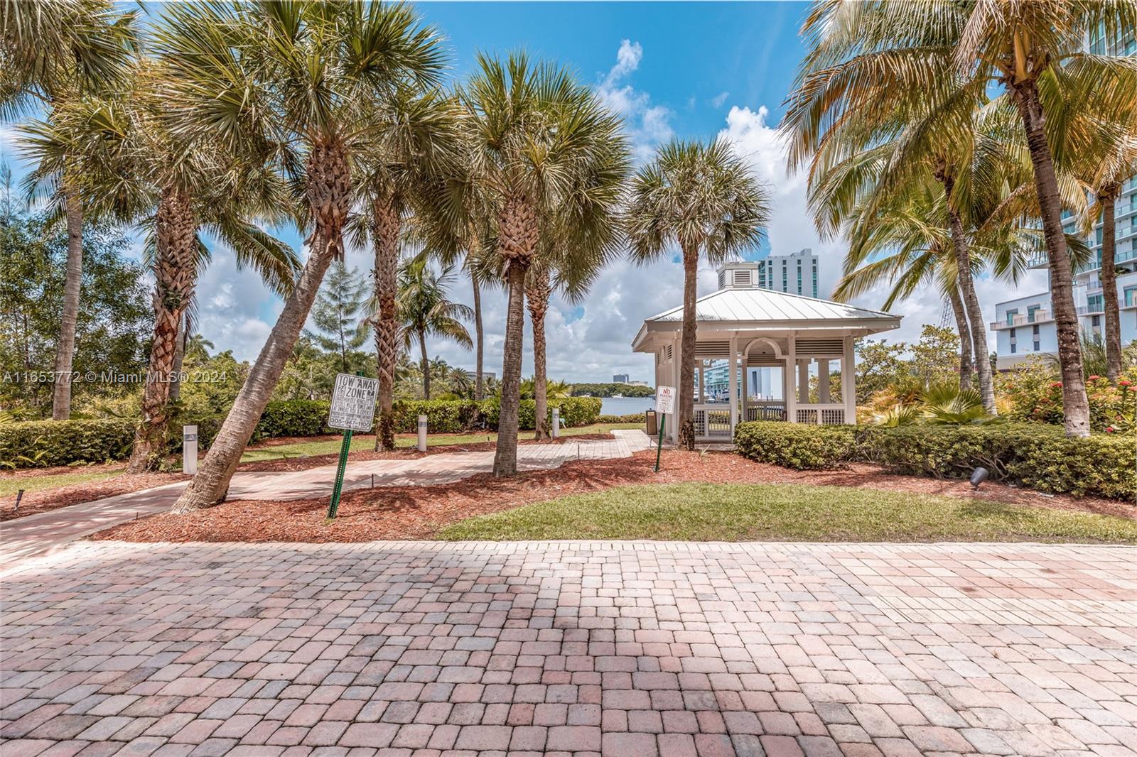 OCEANIA V CONDO - Residential