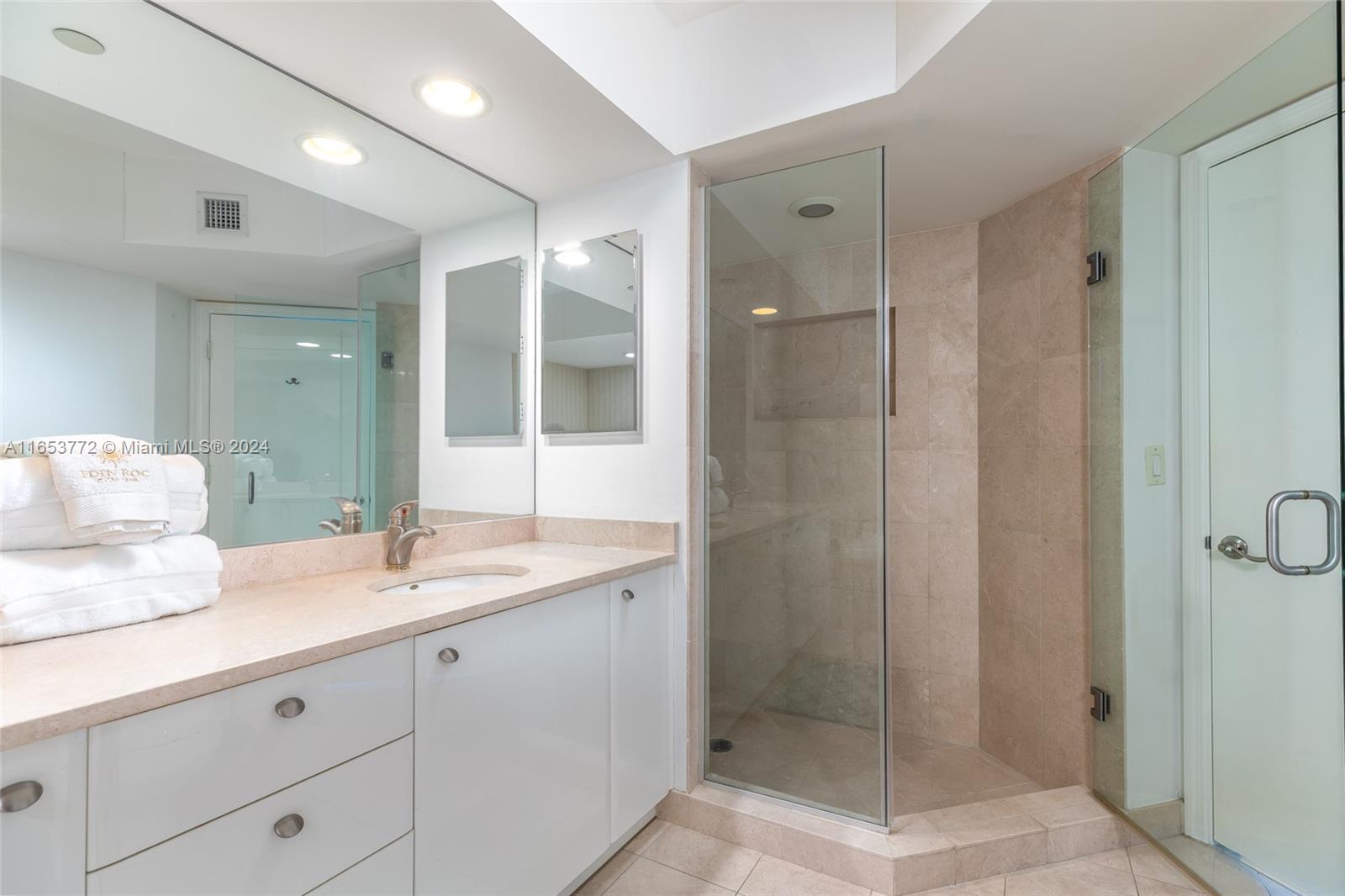OCEANIA V CONDO - Residential