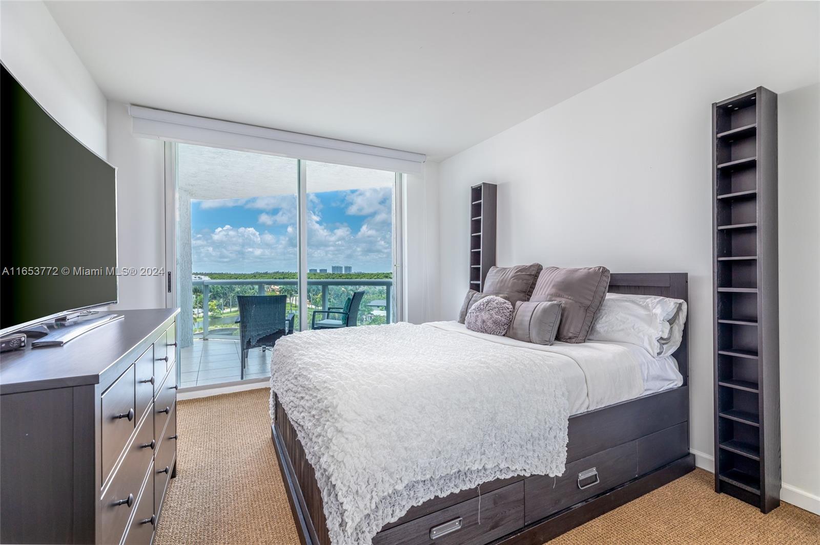 OCEANIA V CONDO - Residential