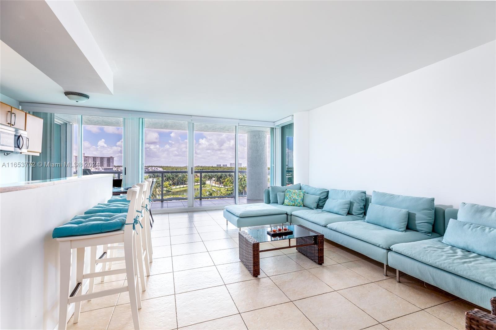 OCEANIA V CONDO - Residential