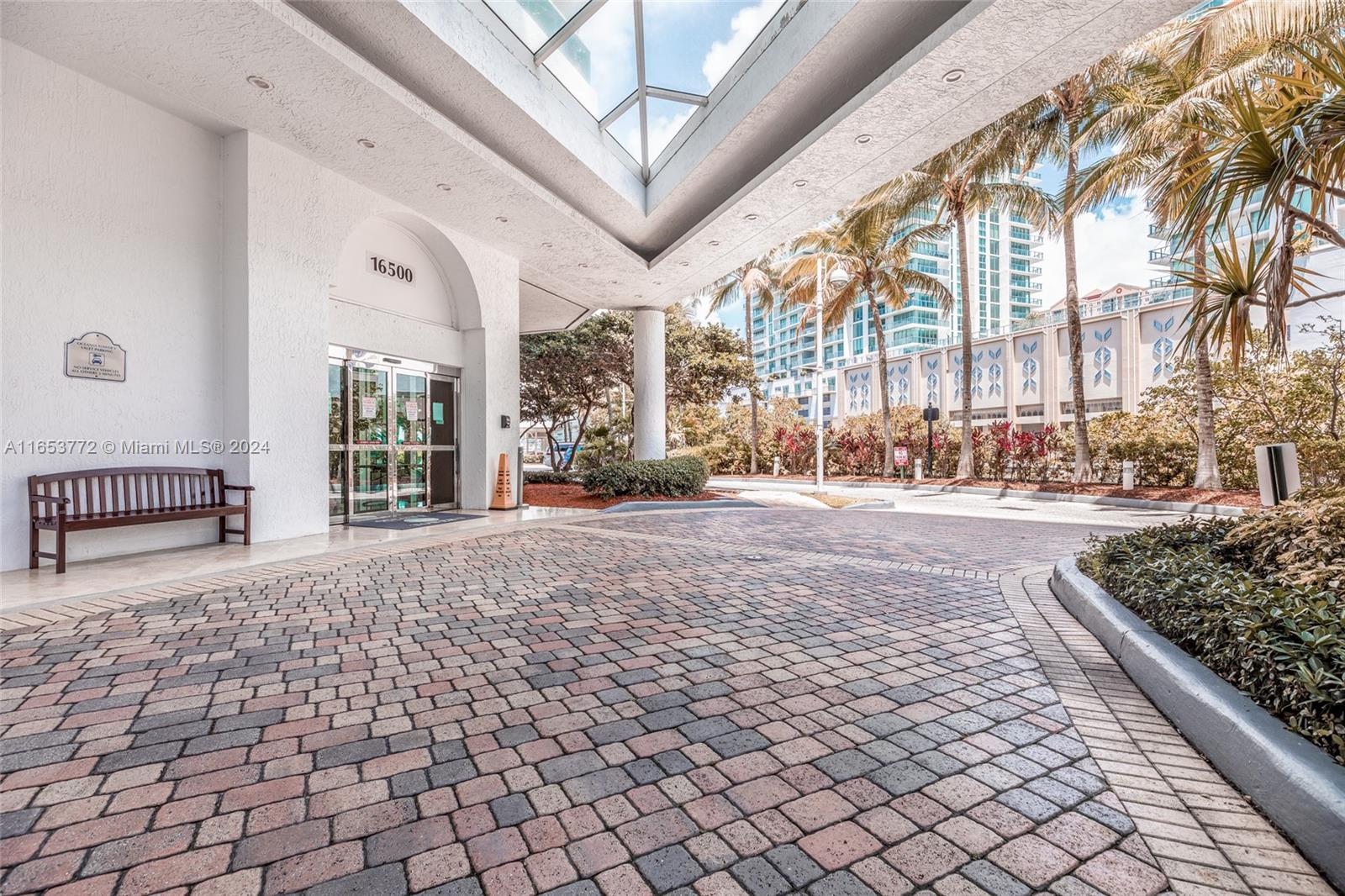 OCEANIA V CONDO - Residential