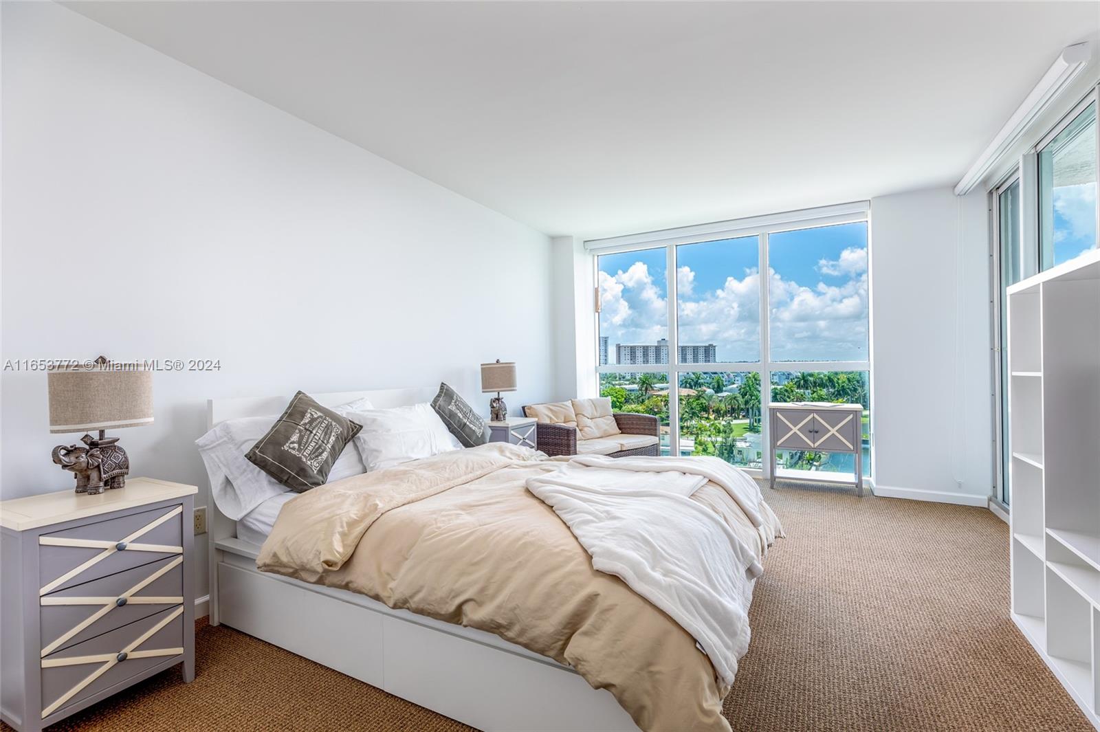 OCEANIA V CONDO - Residential