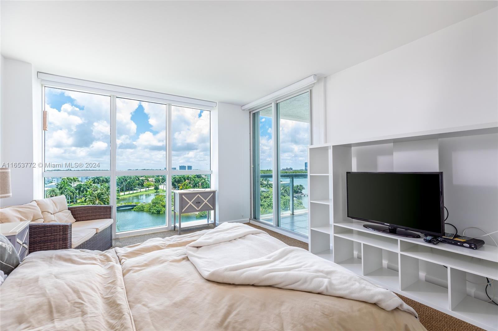 OCEANIA V CONDO - Residential