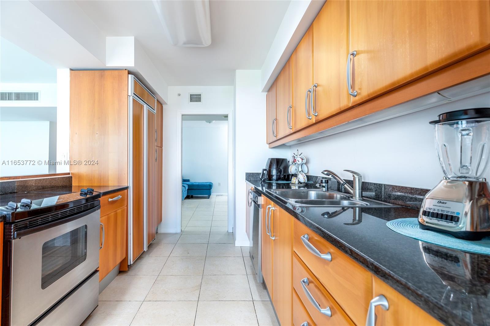 OCEANIA V CONDO - Residential