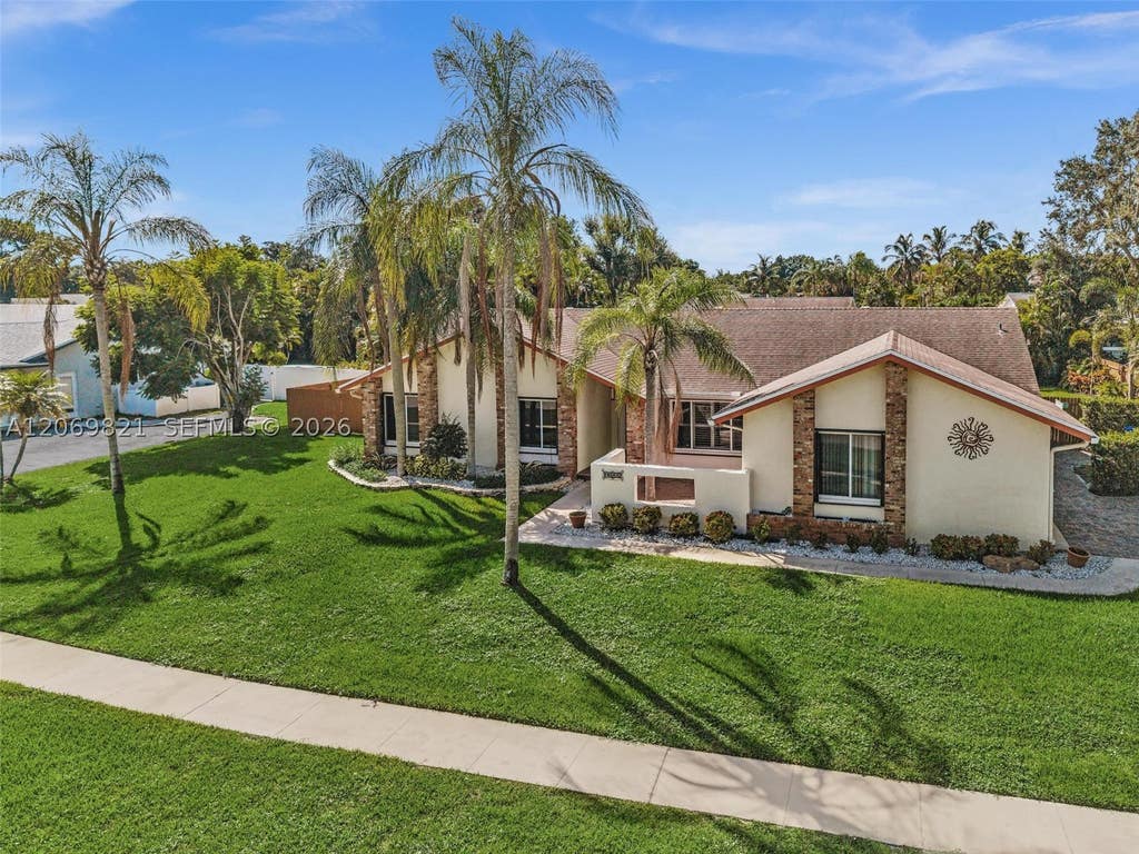 Photo of 18232 S 104th Ter S, Boca Raton, FL 33498 (MLS # A12069821)