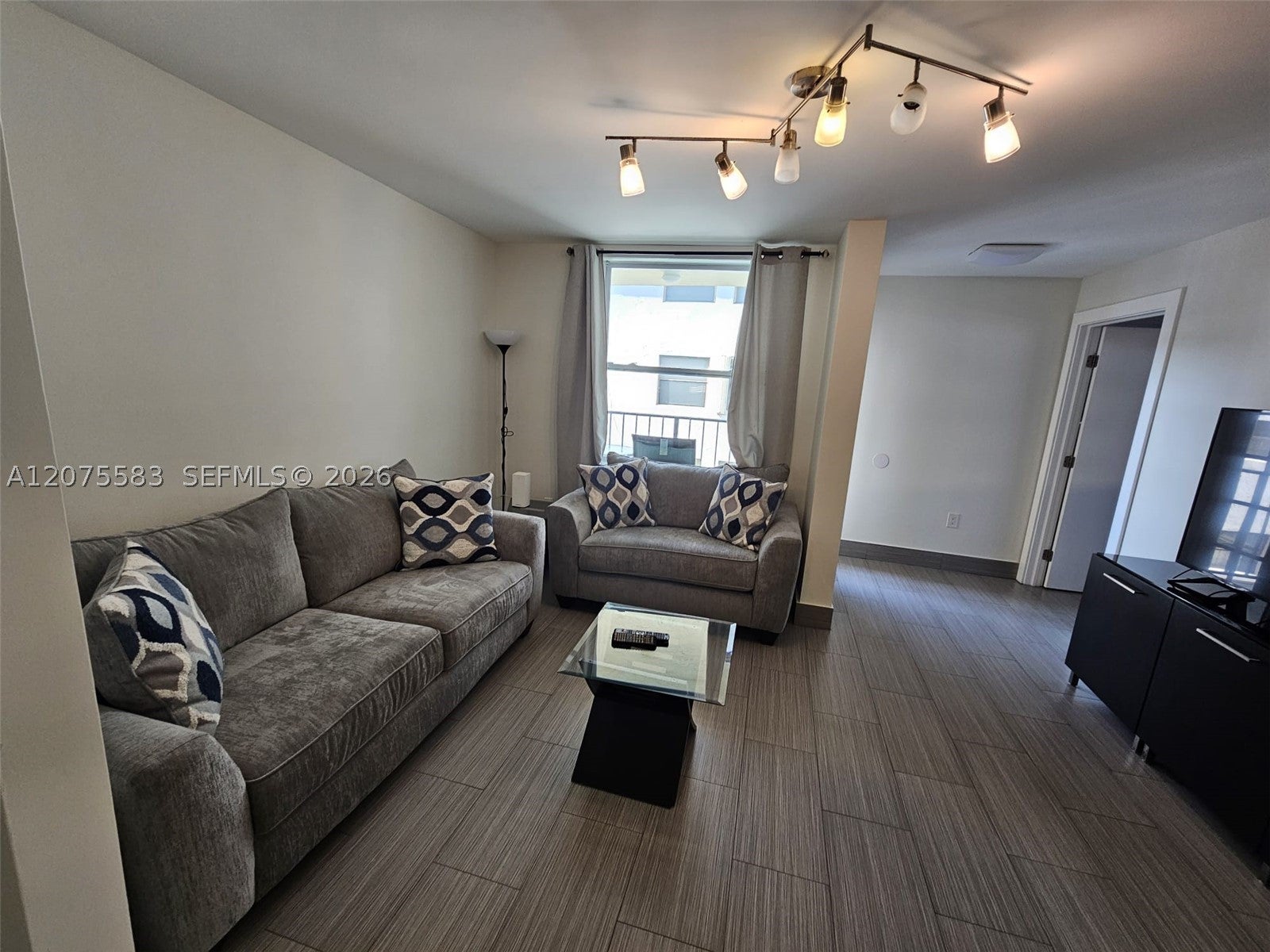 3605 Indian Creek Dr 404