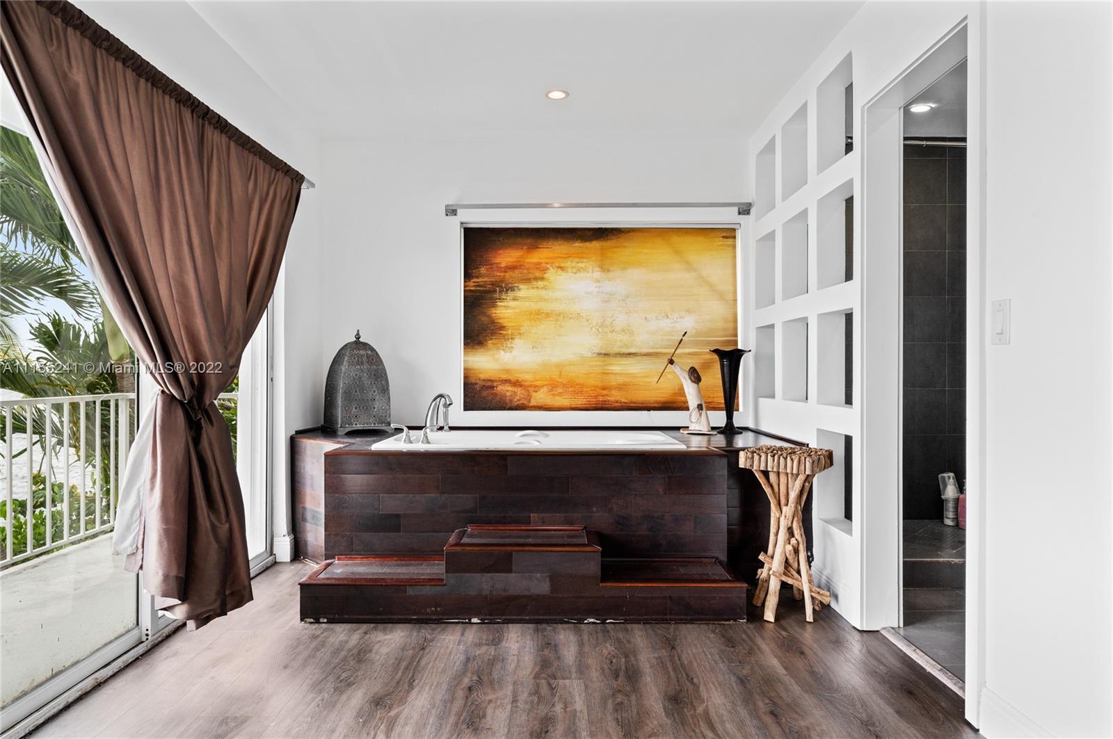 MIAMI SHORES - Residential