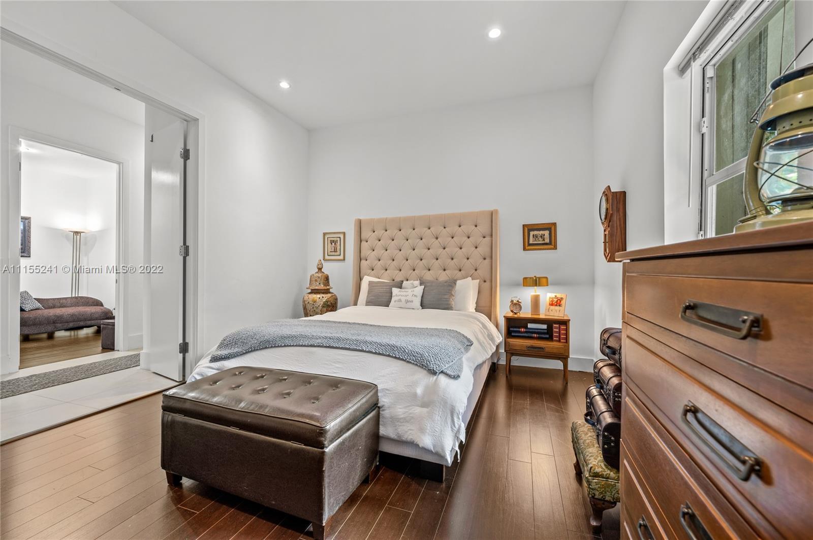 MIAMI SHORES - Residential