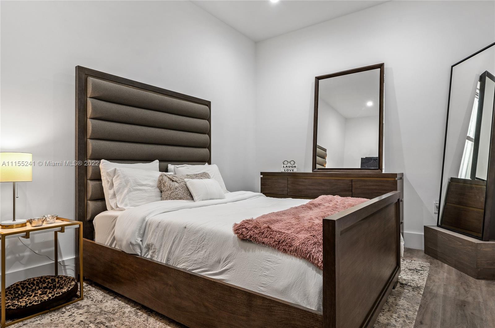 MIAMI SHORES - Residential