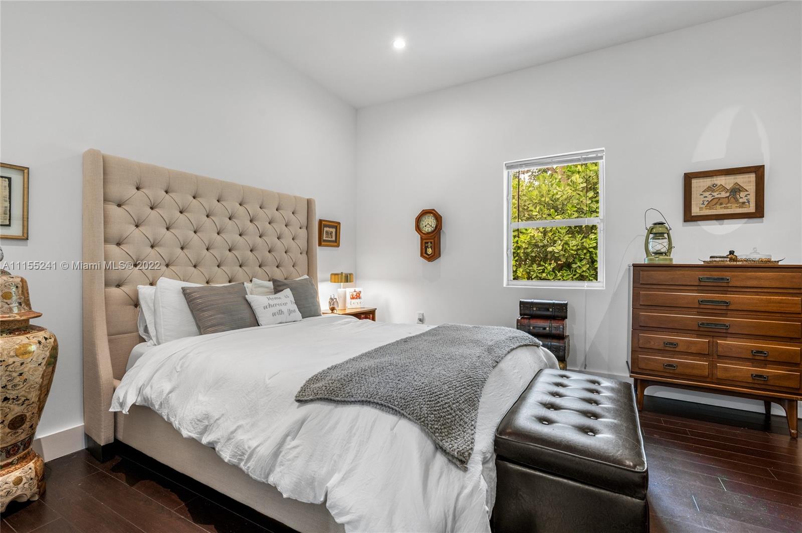 MIAMI SHORES - Residential