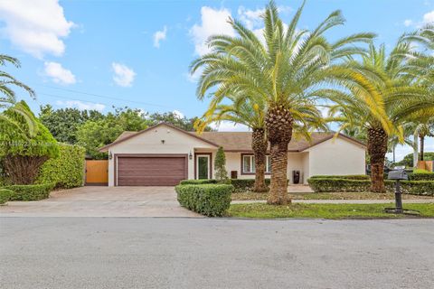 Photo of 1695 N Bluebird Ln, Homestead, FL 33035 (MLS # A11886223)