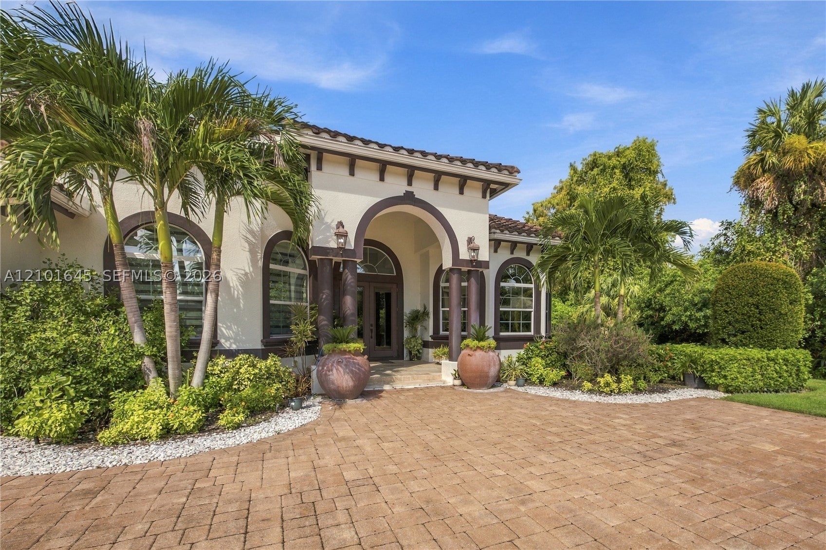 541 SW 17th St SW