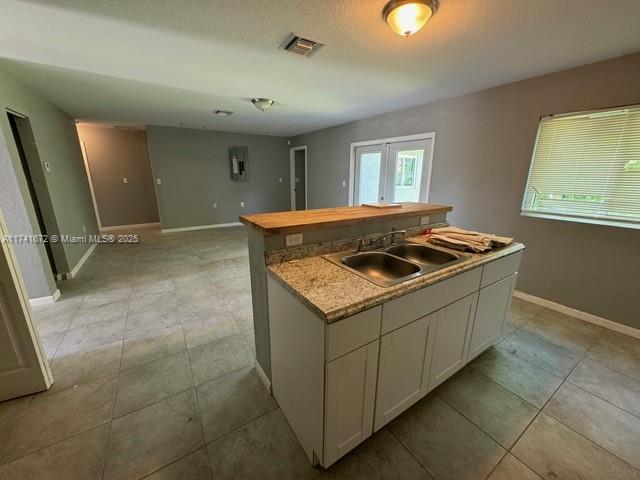 2727 NW 7th Ct