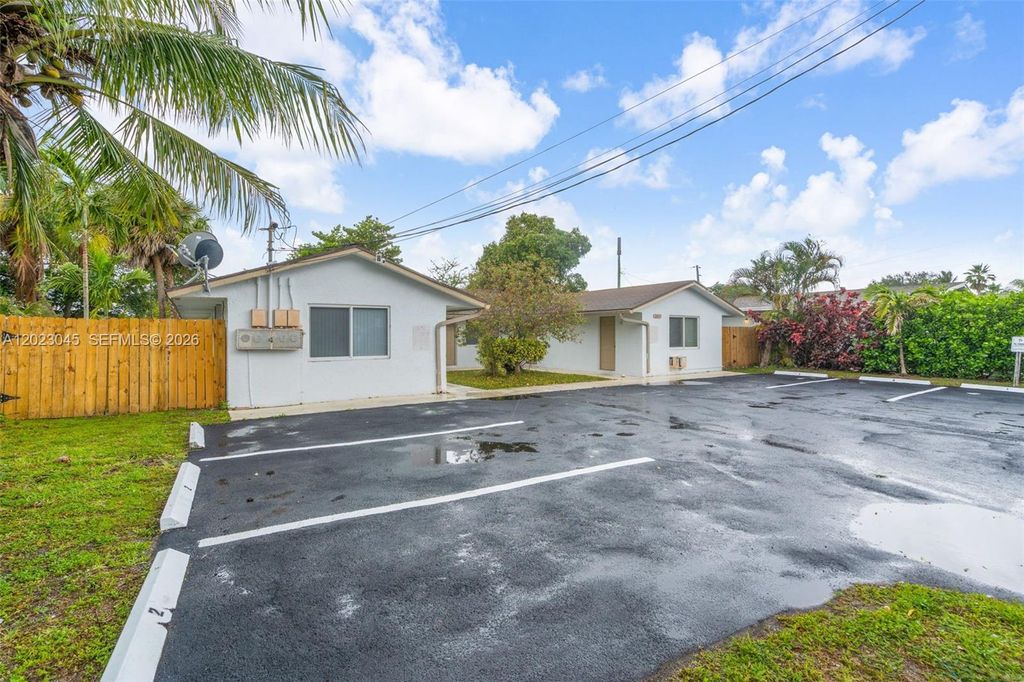 Photo of 645 NW 15th Ave #1-4, Fort Lauderdale, FL 33311 (MLS # A12023045)