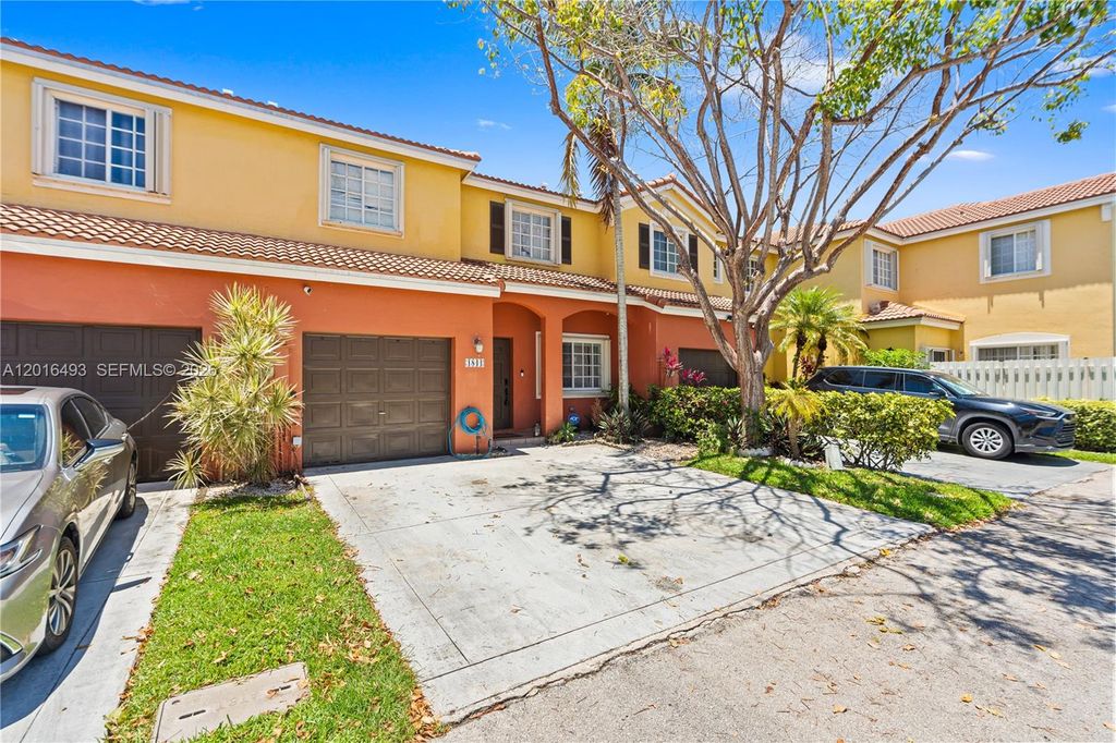 Photo of 1844 SW 102nd Way, Miramar, FL 33025 (MLS # A12016493)