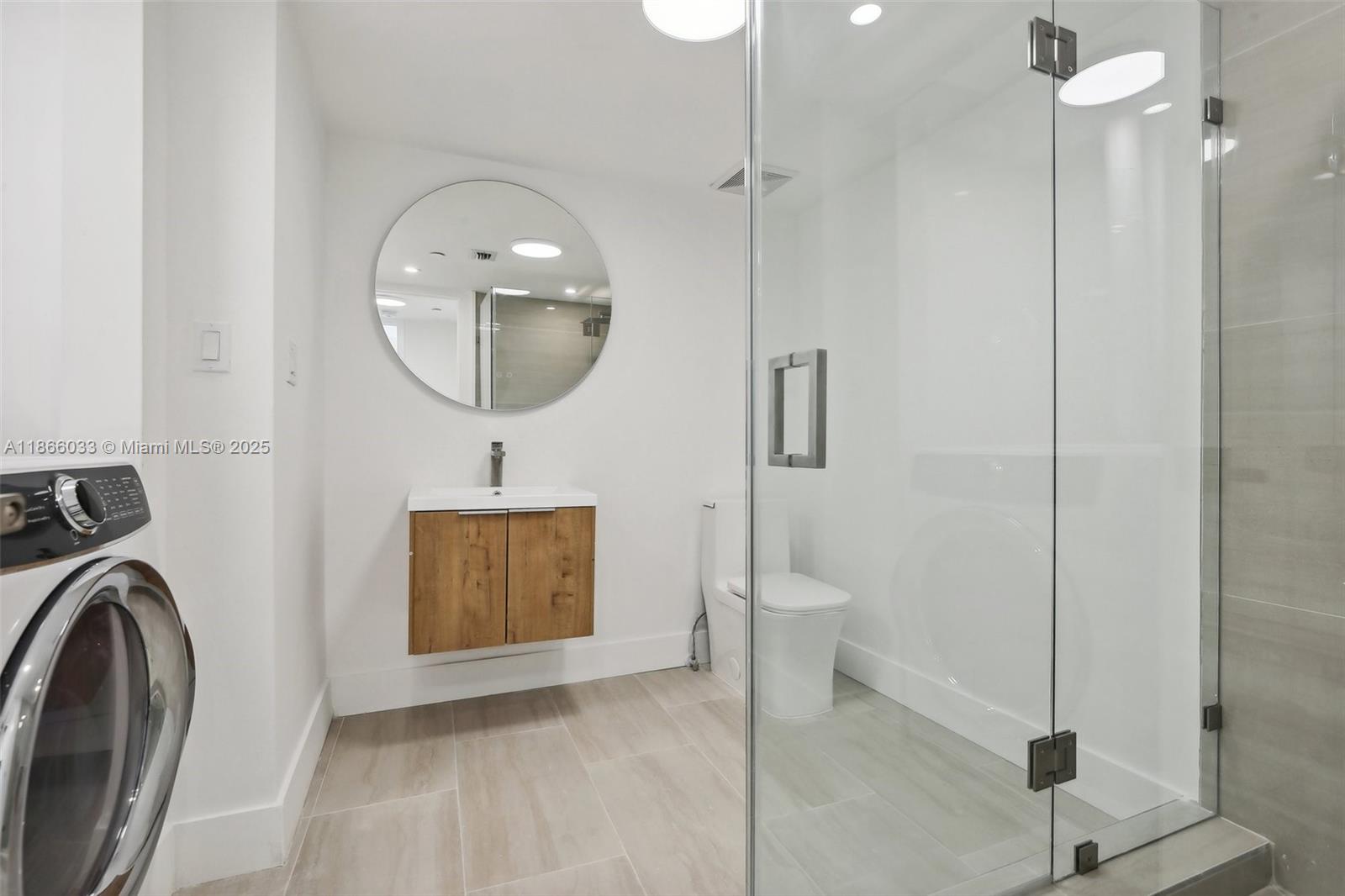 NINE ISLAND AVENUE CONDO - Residential Lease