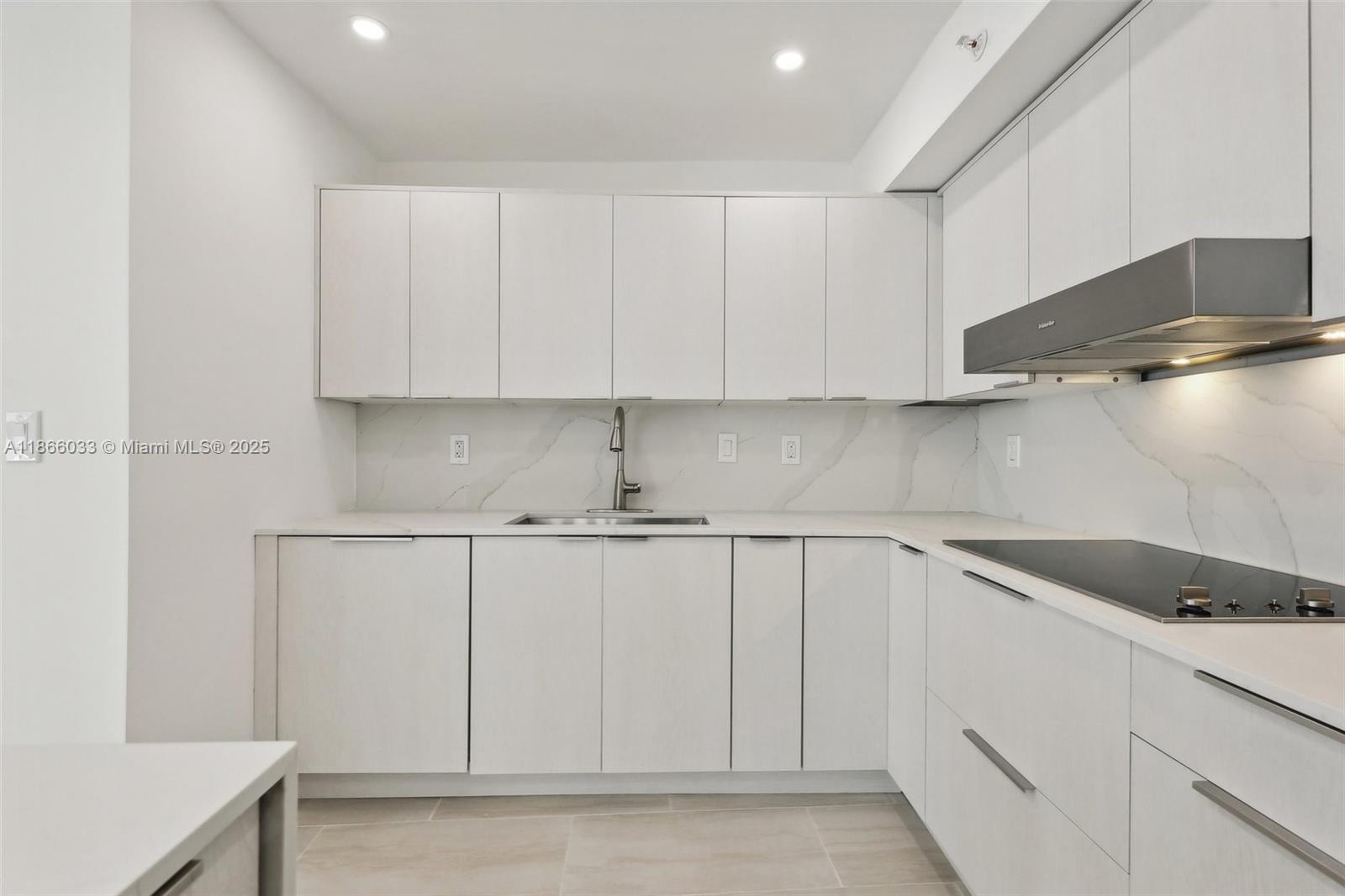 9 Island Ave 1209