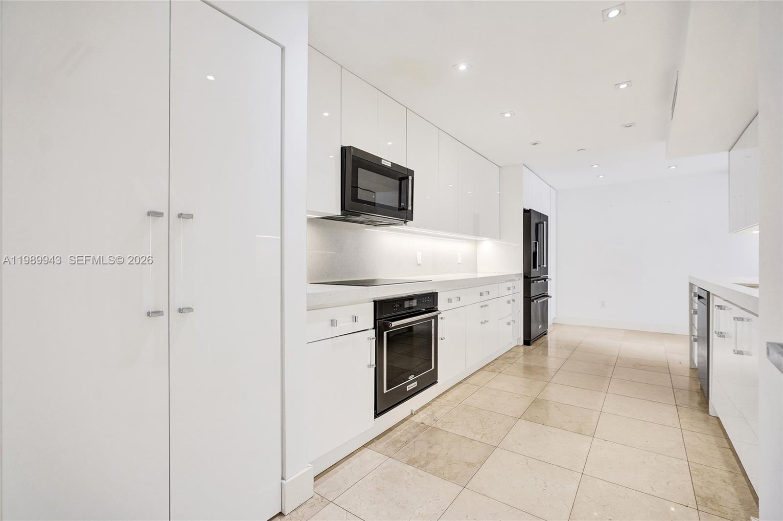 10175 Collins Ave 504