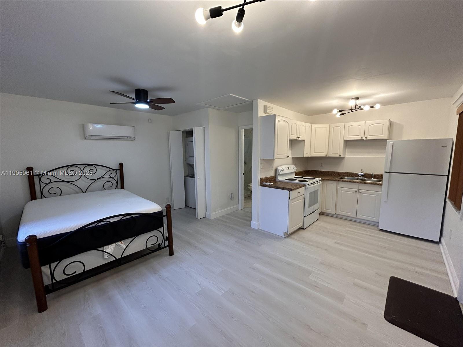 HOLLYWOOD - Residential Lease