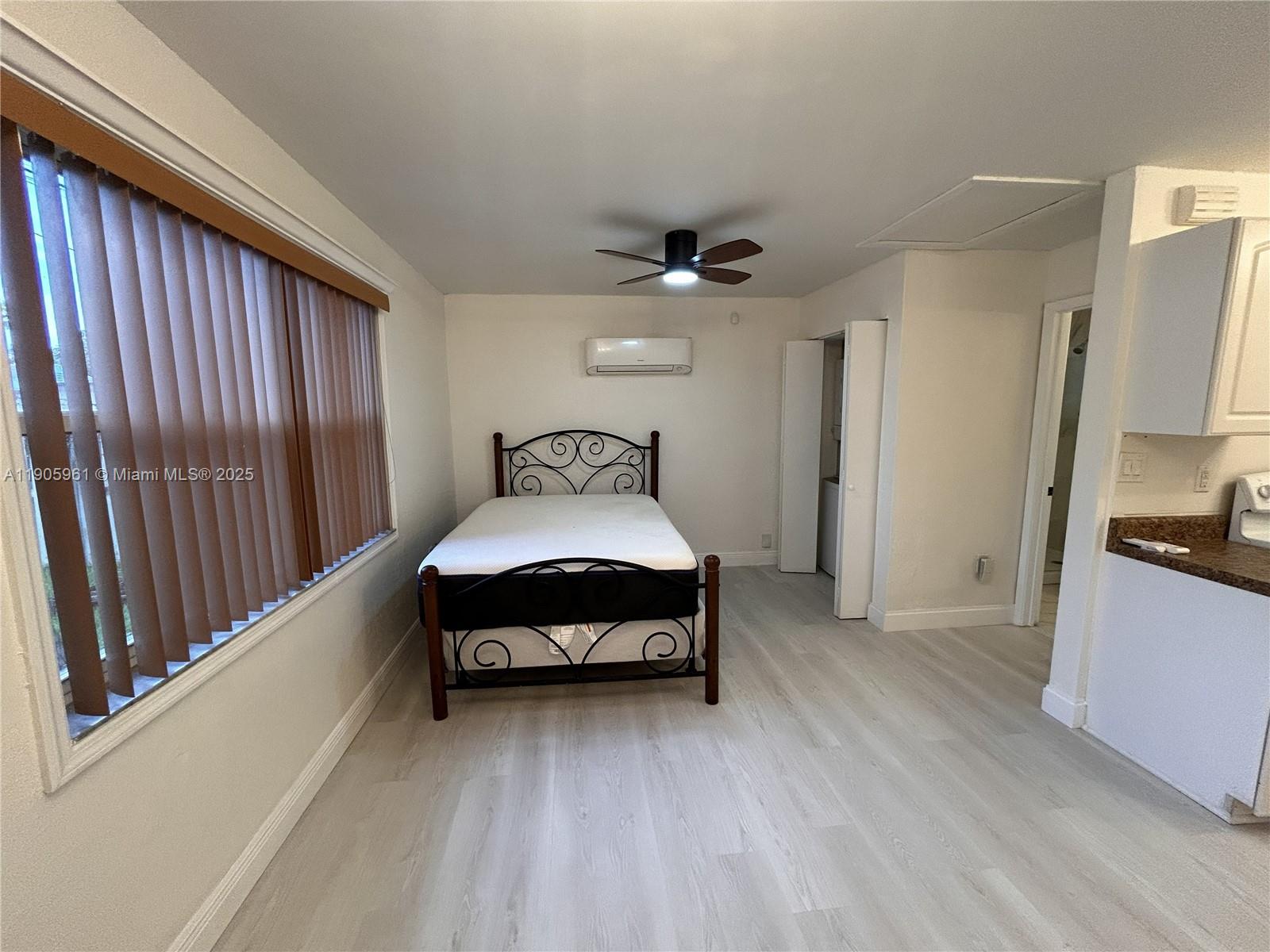 HOLLYWOOD - Residential Lease