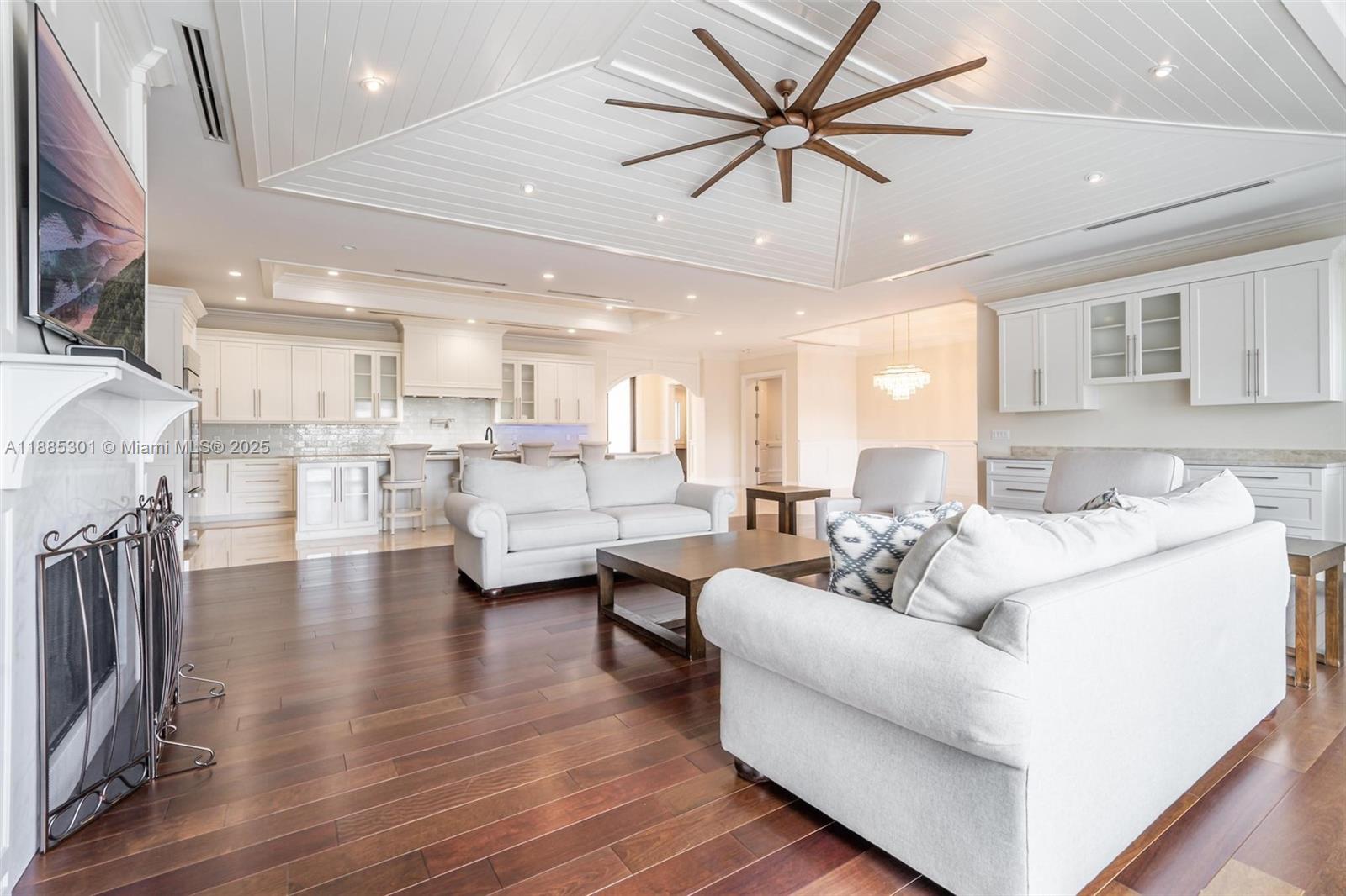 HILLSBORO ISLES - Residential
