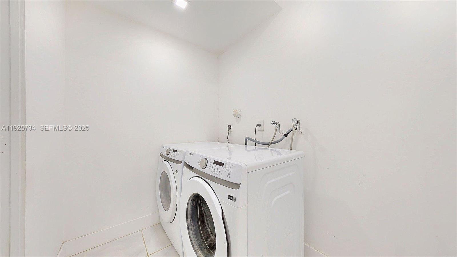 TOWNHOUSES AT JACARANDA C - Residential Lease