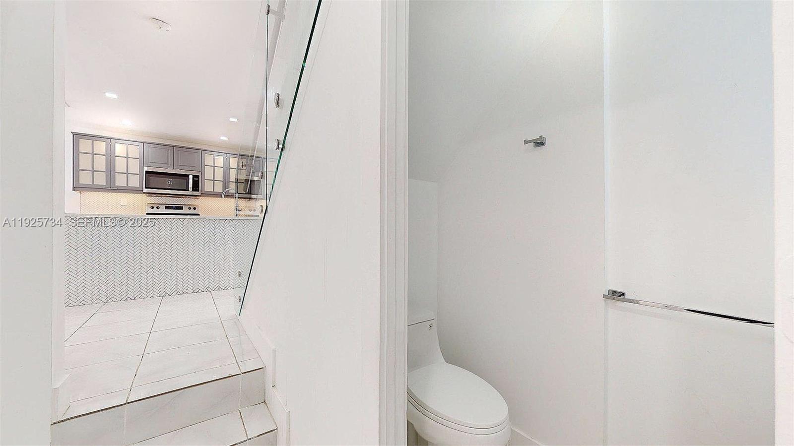 TOWNHOUSES AT JACARANDA C - Residential Lease