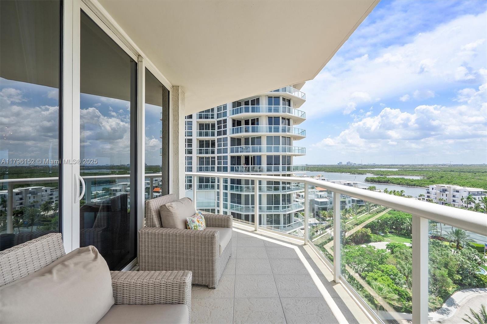 RENAISSANCE ON THE OCEAN - Residential
