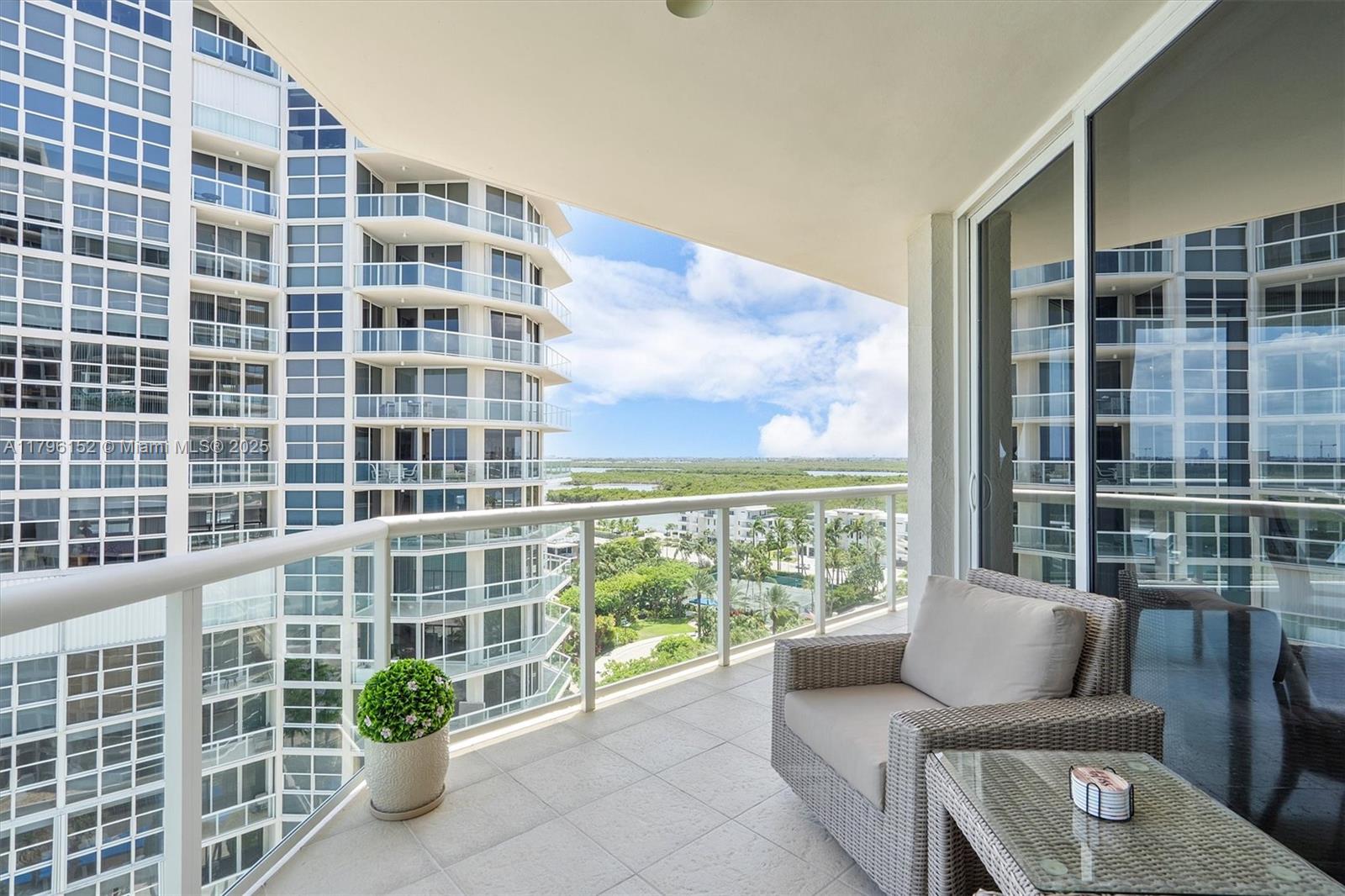 RENAISSANCE ON THE OCEAN - Residential