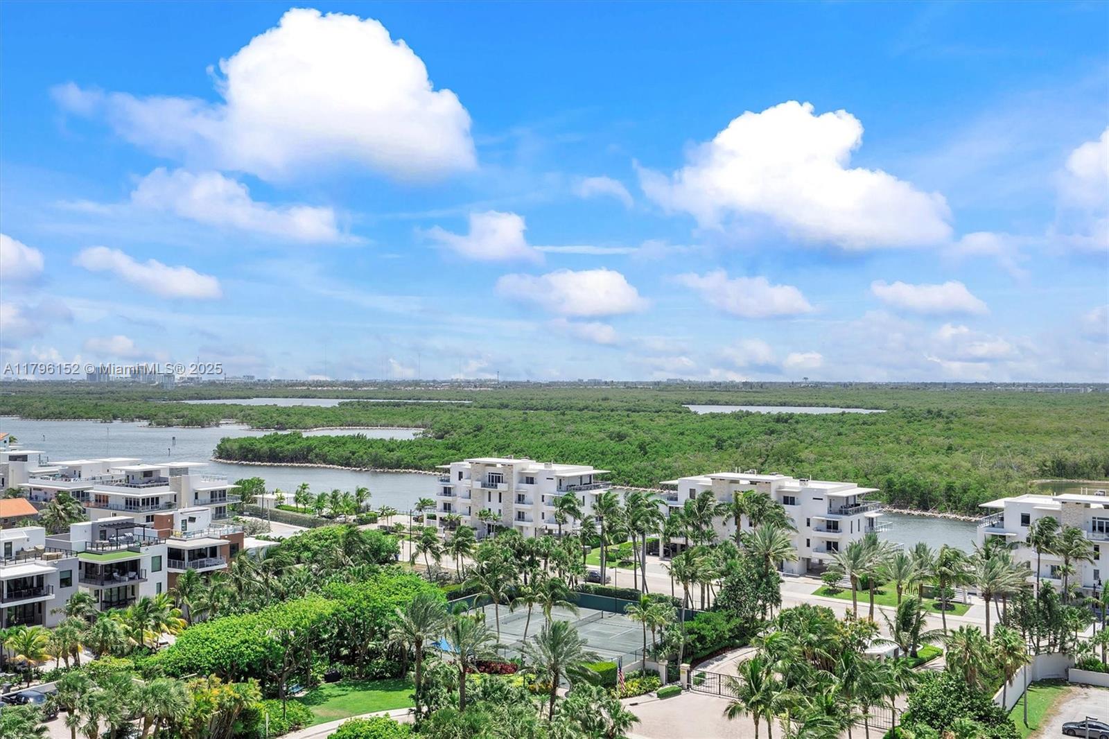 RENAISSANCE ON THE OCEAN - Residential