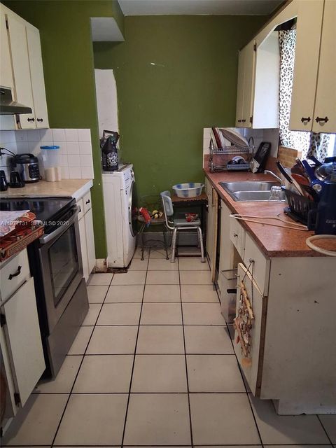 Tiny photo for 960 SW 13th Ct, Miami, FL 33135 (MLS # A11977731)