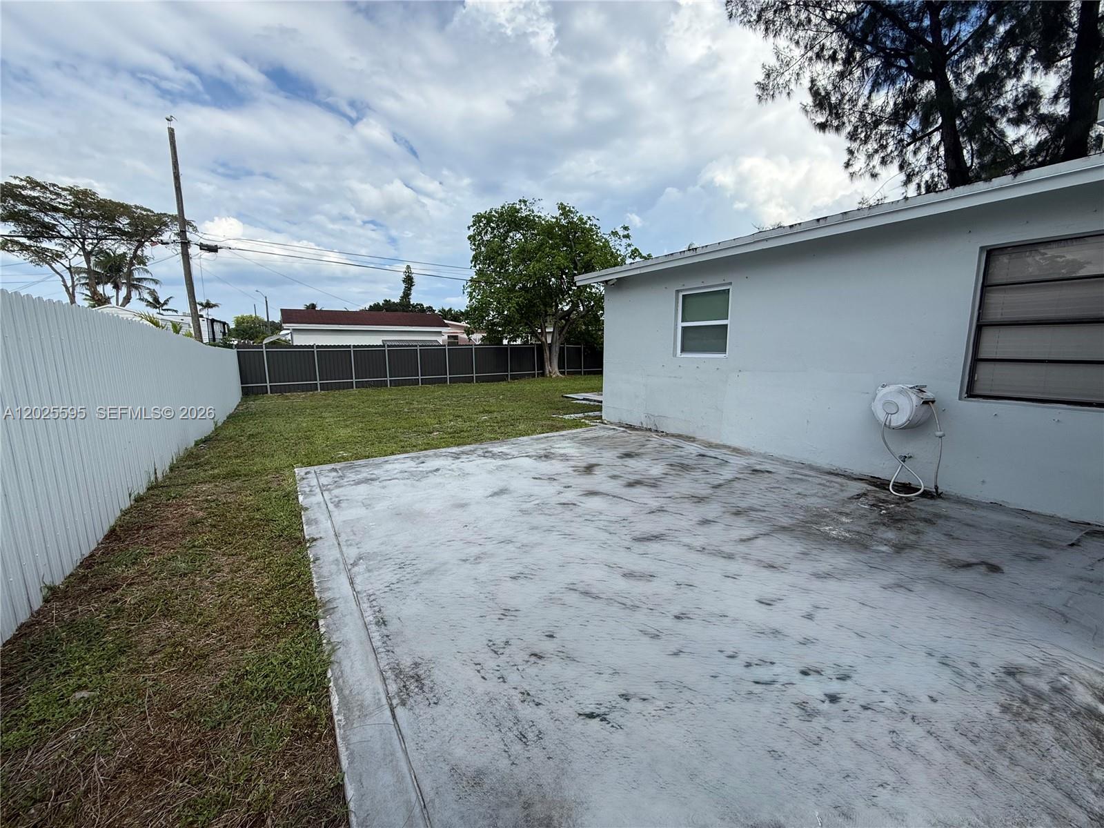 3900 SW 60th Ave