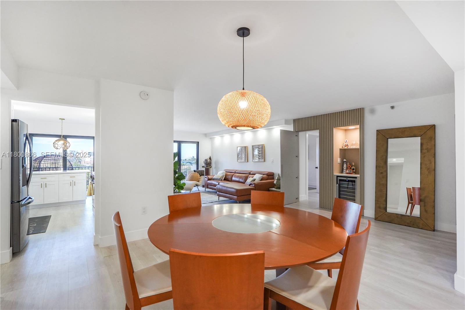 SUMMIT CONDO - Residential