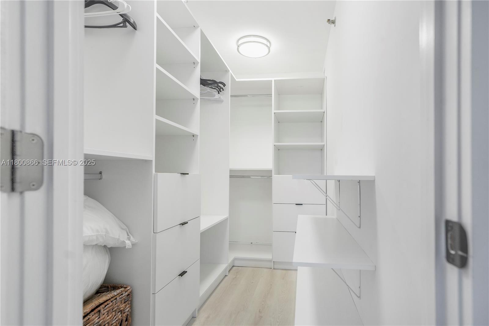 SUMMIT CONDO - Residential