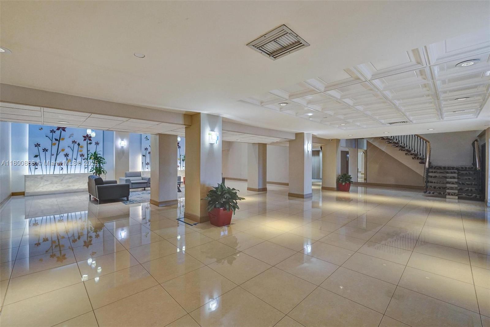 SUMMIT CONDO - Residential