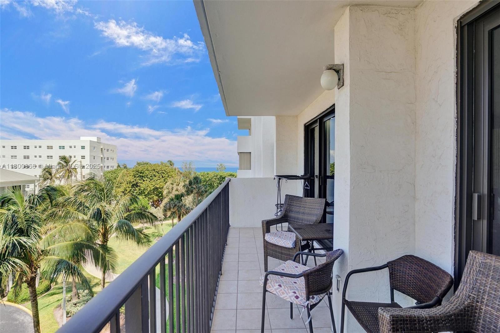 SUMMIT CONDO - Residential