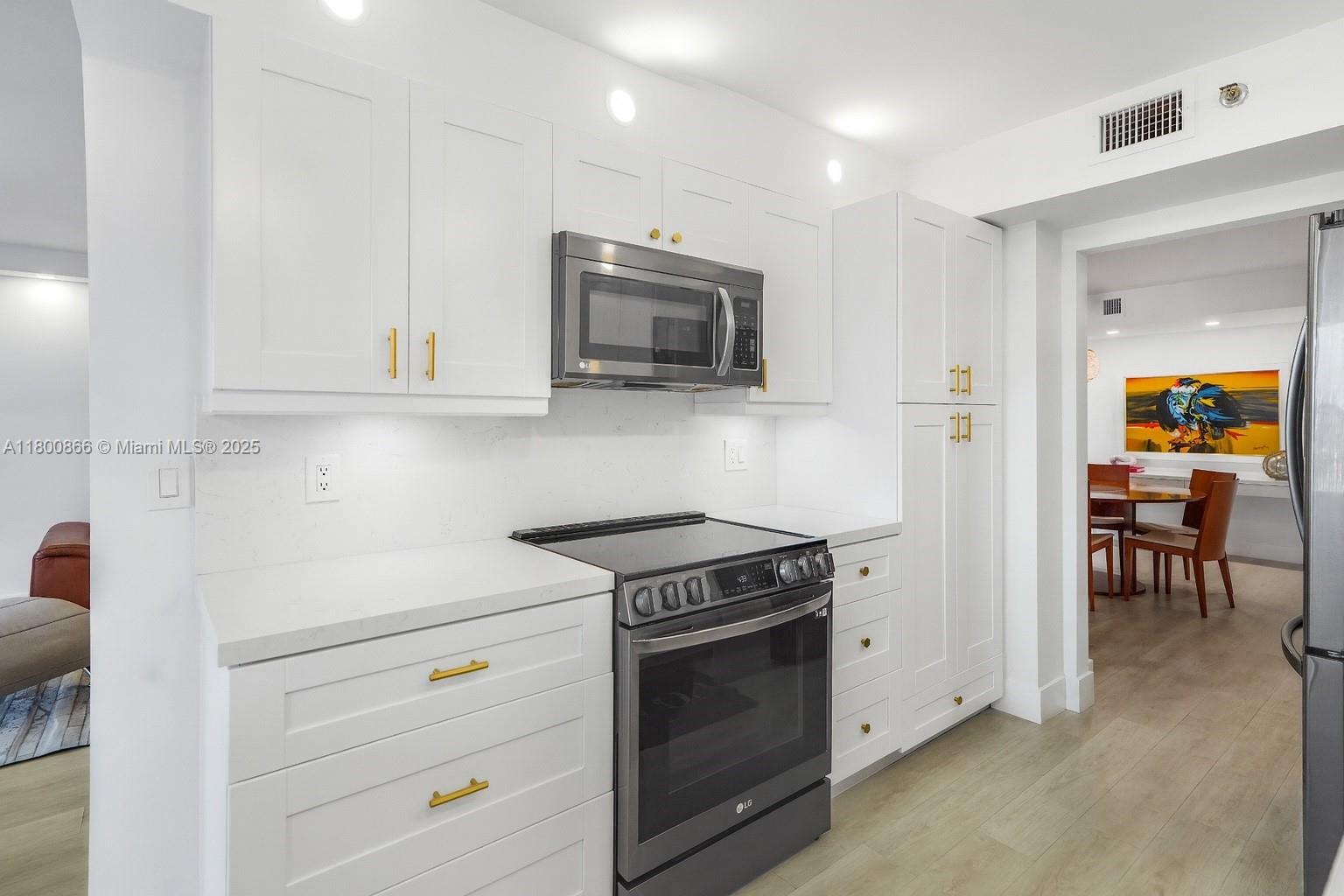 SUMMIT CONDO - Residential