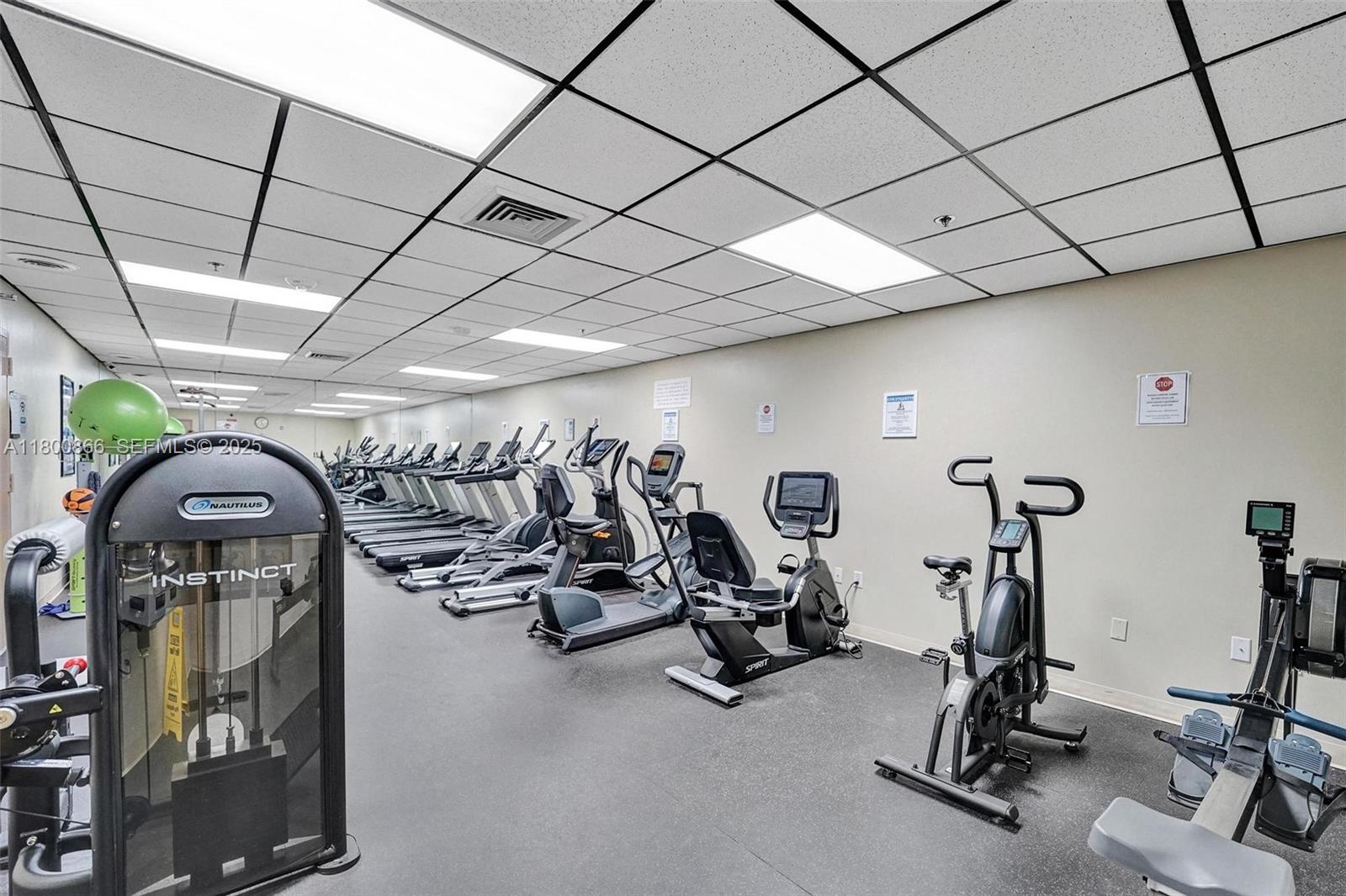 SUMMIT CONDO - Residential