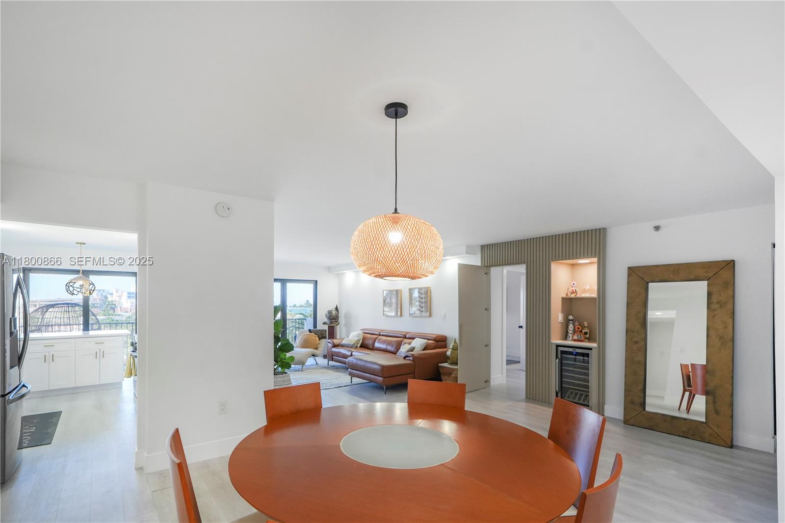 SUMMIT CONDO - Residential