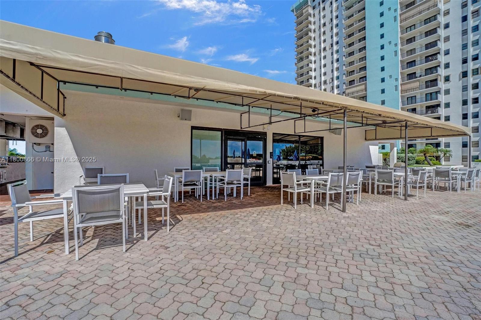 SUMMIT CONDO - Residential