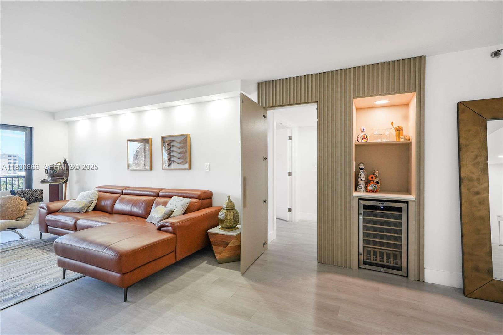 SUMMIT CONDO - Residential