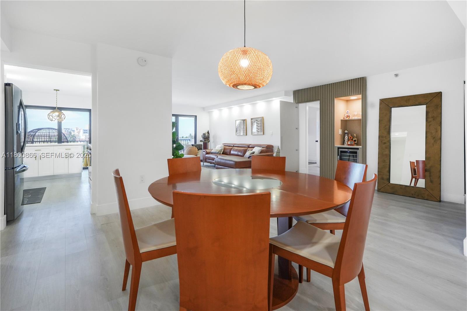 SUMMIT CONDO - Residential