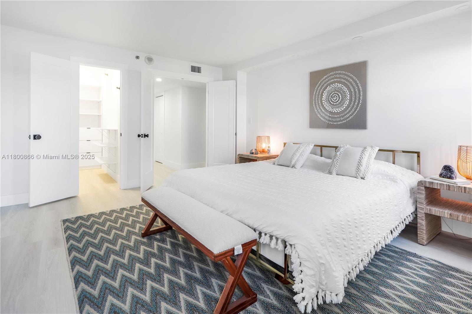 SUMMIT CONDO - Residential