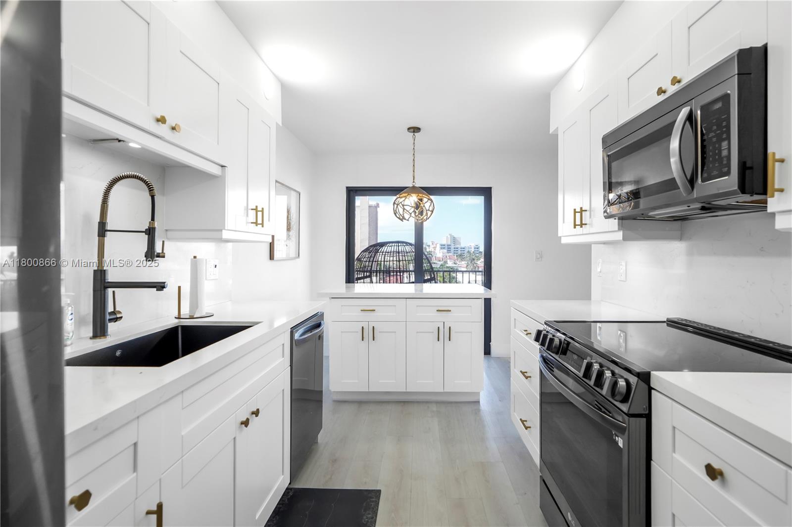 SUMMIT CONDO - Residential