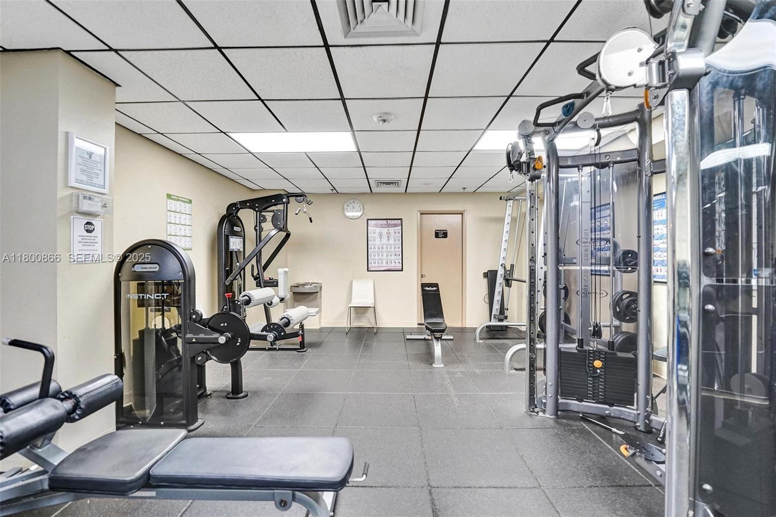 SUMMIT CONDO - Residential