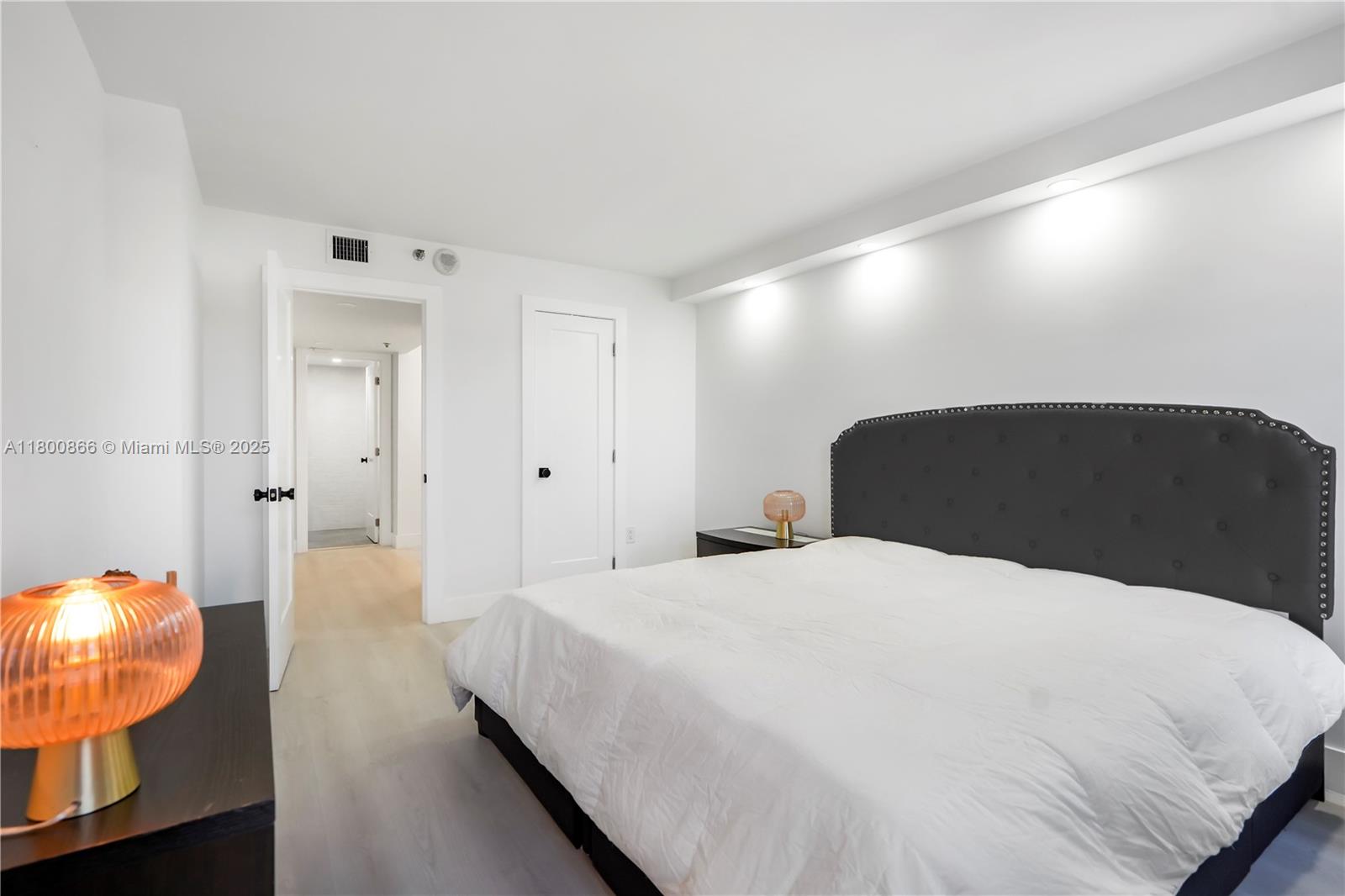 SUMMIT CONDO - Residential