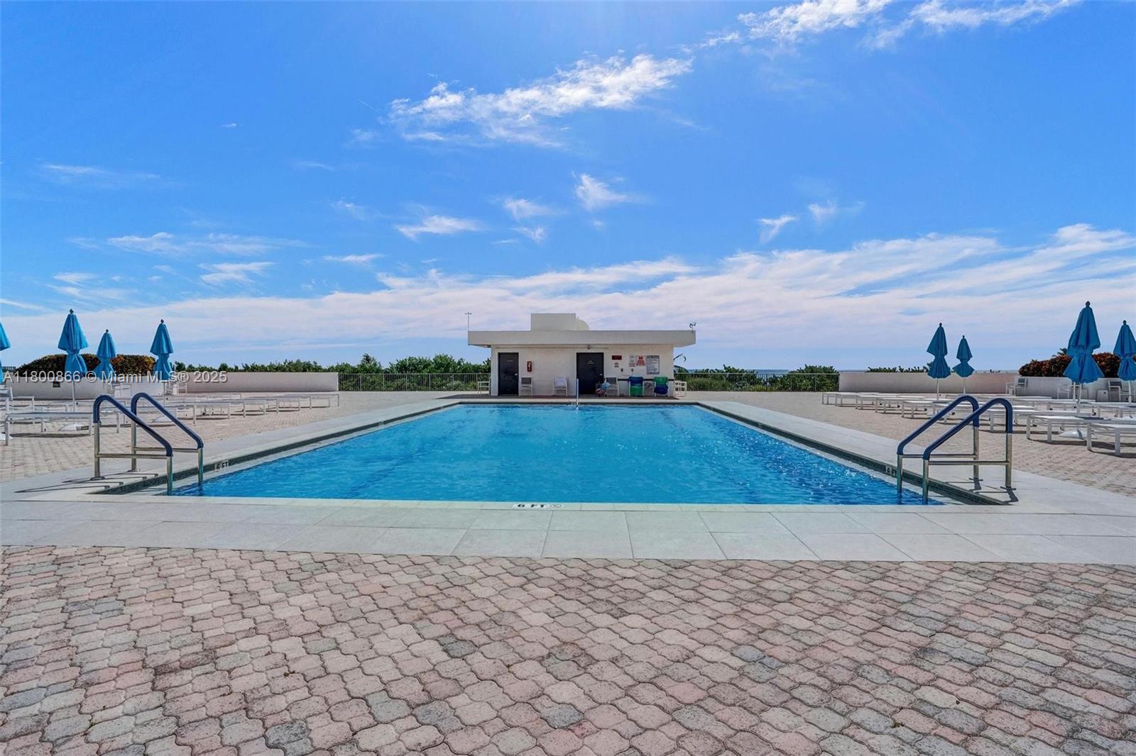 SUMMIT CONDO - Residential