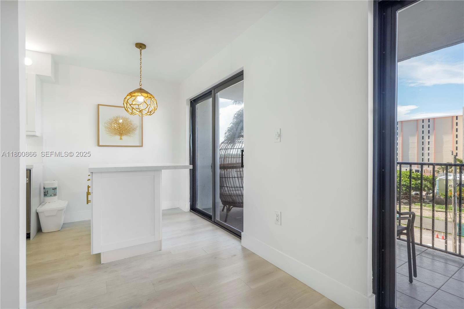 SUMMIT CONDO - Residential